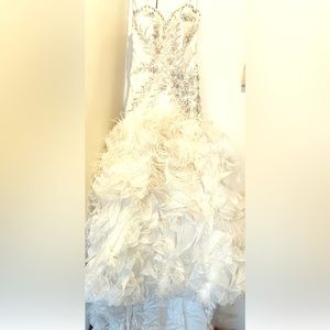 THIS DYNAMIC CRYSTAL GOWN IS FOR SALE & IS FOR YOUR DYNAMIC WEDDING EXPERIENCE!